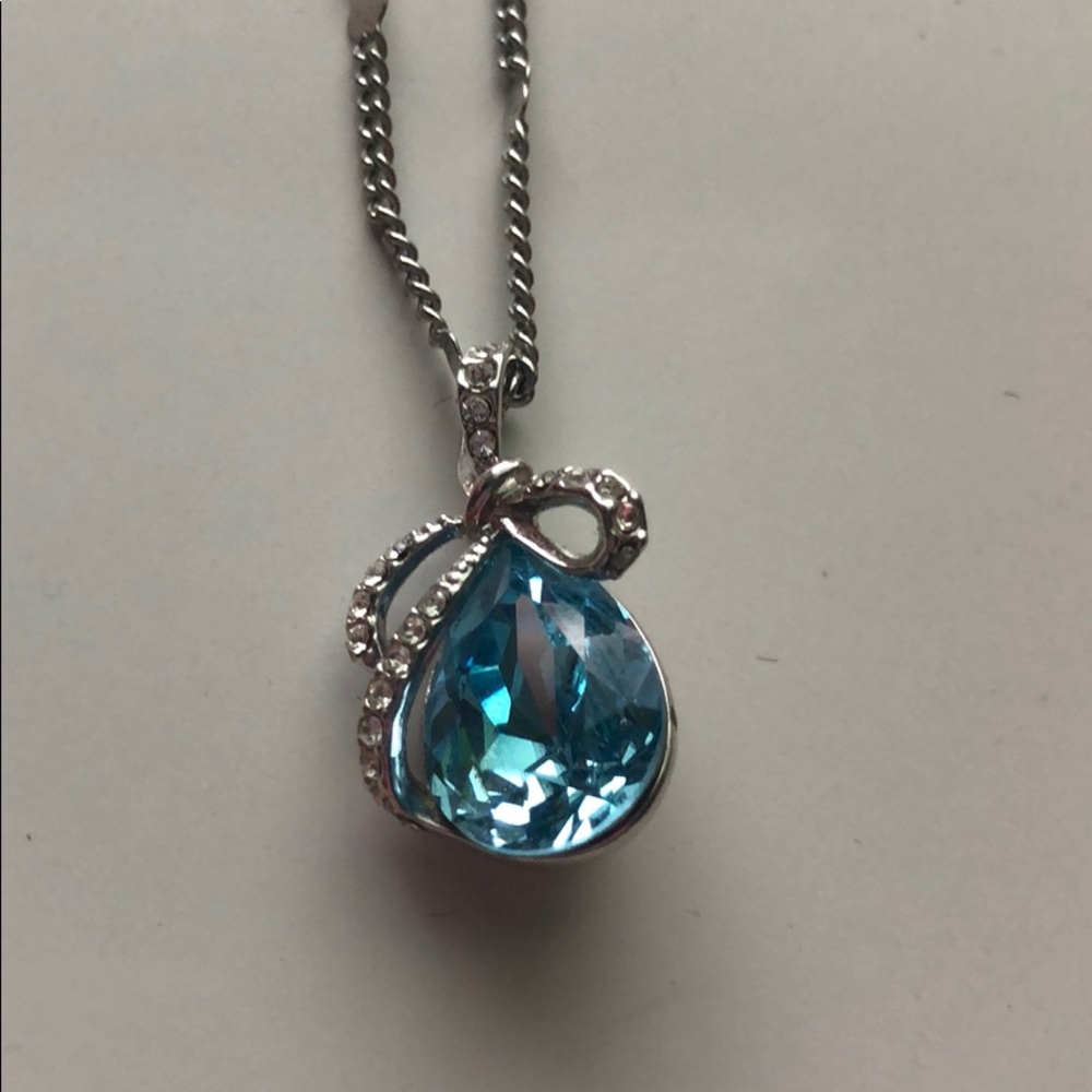 Blue crystal necklace